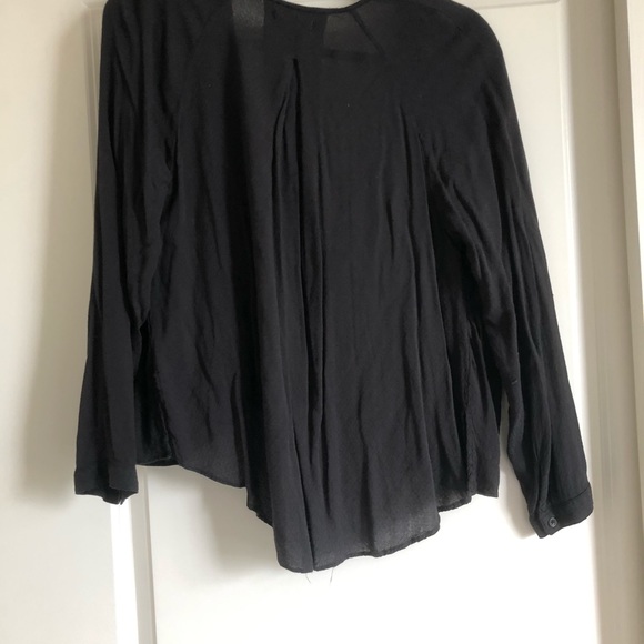 Cross detailed shirt - Picture 2 of 2